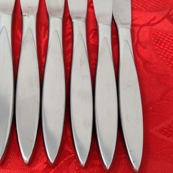 9X BK Oneida Oneidacraft Deluxe Stainless Wintersong Butter Knives - Picture 11 of 12